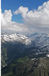 Grovenediger 3,666 m (12,028 ft) :: Paragliding toward glaciers of Grovenediger 3,666 m (12,028 ft), Pinzgau, High Tauern Alps, Austria