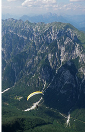 Cadena de Musi :: Salvaje cadena de montana de Monte Musi a travs del valle en Italia como se ha visto en un vuelo XC de Eslovenia, Parco Regionale delle Prealpi Giulie, Italia